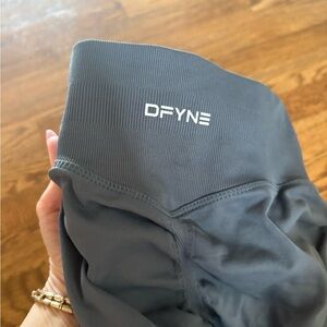 DFYNE Women's Gray Leggings